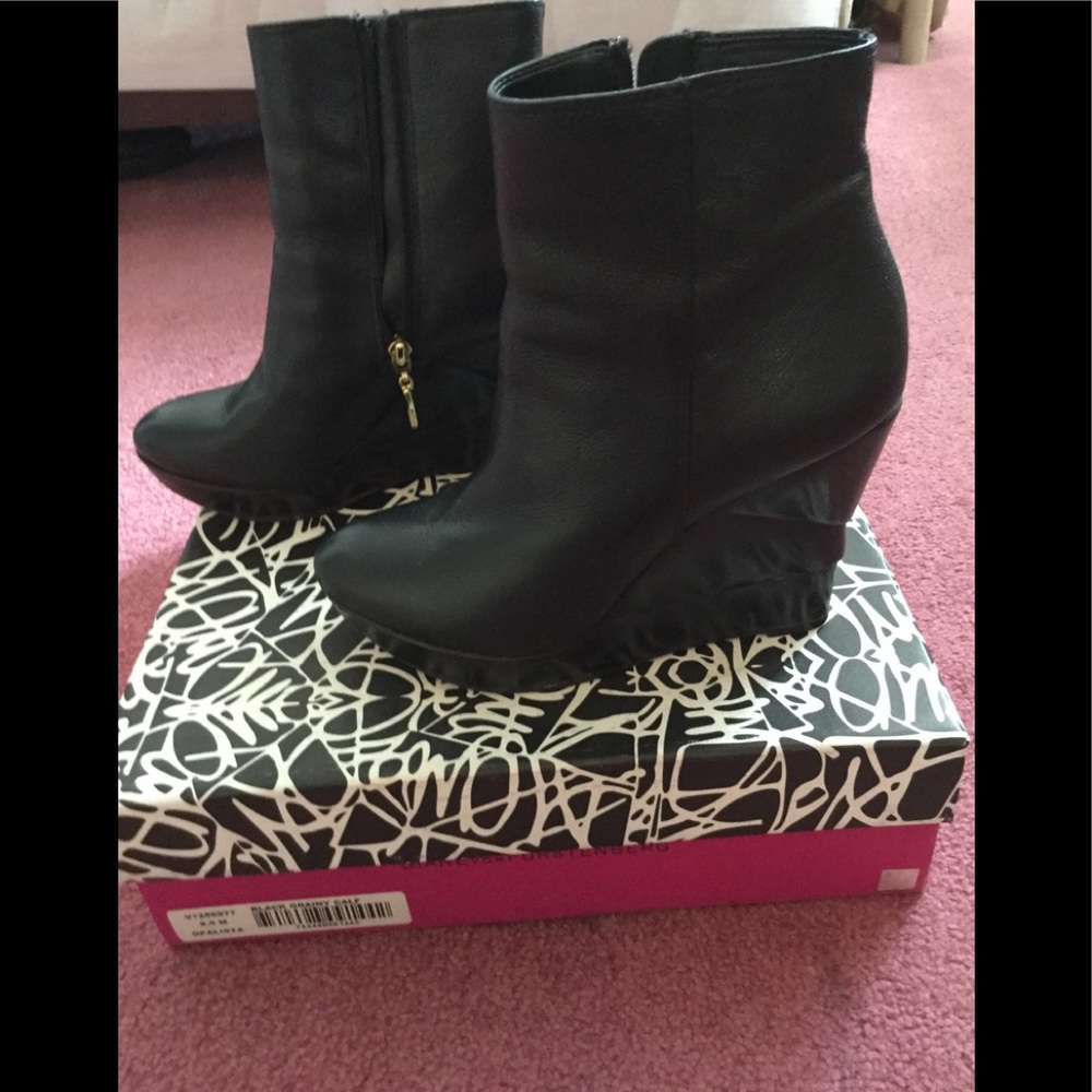 DVN wedge boots